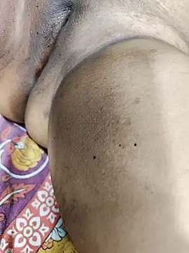 Snapshot of Queen_washna1 chatting on 27, 10, 2025 Queen washna1 online show from 27, 10, 2025