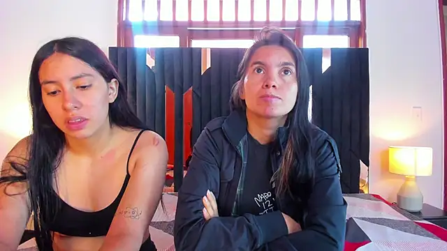 Snapshot of Sofy_and_Mia chatting on 13, 10, 2025 Sofy and Mia online show from 13, 10, 2025