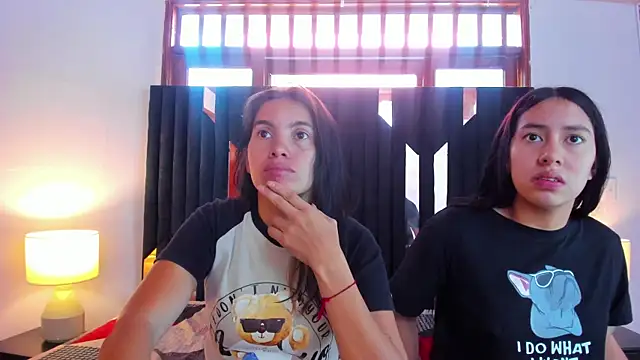 Snapshot of Sofy_and_Mia chatting on 15, 10, 2025 Sofy and Mia online show from 15, 10, 2025