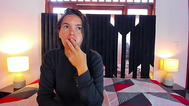 Snapshot of Sofy_and_Mia chatting on 22, 10, 2025 Sofy and Mia online show from 22, 10, 2025