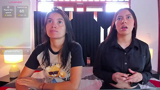 Snapshot of Sofy_and_Mia chatting on 8, 11, 2025 Sofy and Mia online show from 8, 11, 2025