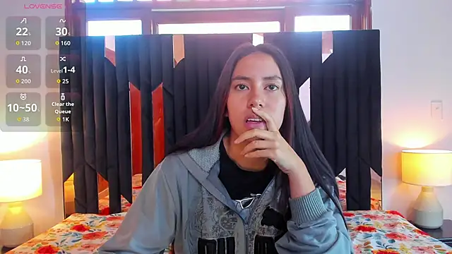 Snapshot of Sofy_and_Mia chatting on 29, 11, 2025 Sofy and Mia online show from 29, 11, 2025