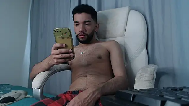 Snapshot of andresnoir_ chatting on 23, 10, 2025 andresnoir online show from 23, 10, 2025