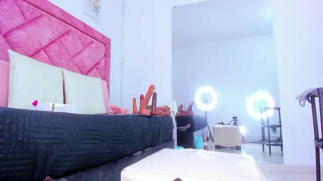 Bigasshott  online show from 1, 2, 2026