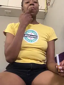 Snapshot of Venusasss chatting on 8, 10, 2025 Venusasss online show from 8, 10, 2025