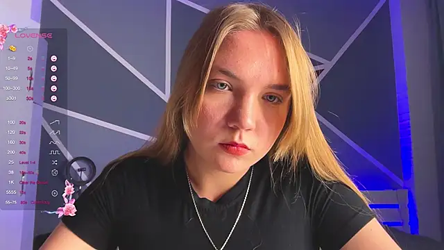 Snapshot of RebeccaEglitis chatting on 23, 11, 2025 RebeccaEglitis online show from 23, 11, 2025