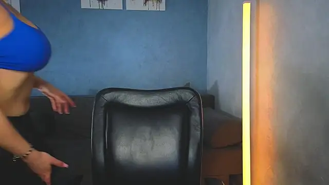 RebeccaEglitis online show from 13, 4, 2026