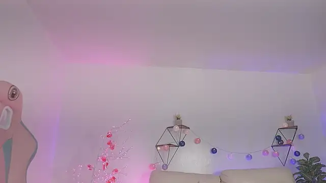 Giia Moretti  online show from 6, 11, 2025