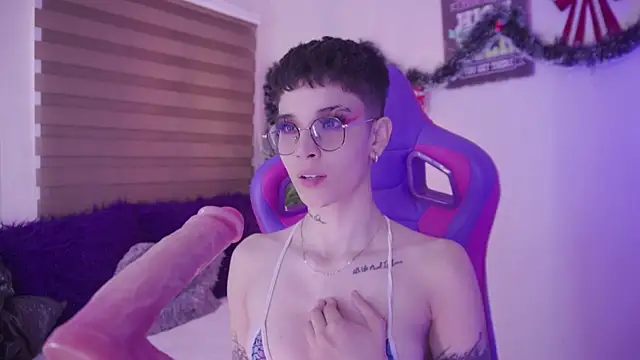 Giia Moretti  online show from 3, 12, 2025