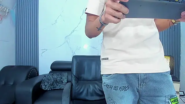 Little nicoll online show from 3, 6, 2026