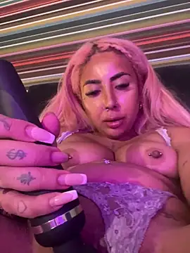 Snapshot of zara_bellexx chatting on 14, 12, 2025 zara bellexx online show from 14, 12, 2025