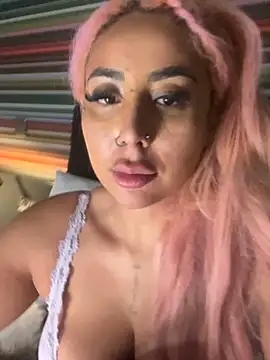 Snapshot of zara_bellexx chatting on 14, 12, 2025 zara bellexx online show from 14, 12, 2025