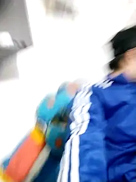 Snapshot of perrongo21 chatting on 22, 10, 2025 perrongo21 online show from 22, 10, 2025