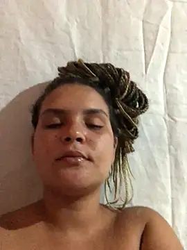 Snapshot of AliceXmoore chatting on 14, 10, 2025 AliceXmoore online show from 14, 10, 2025