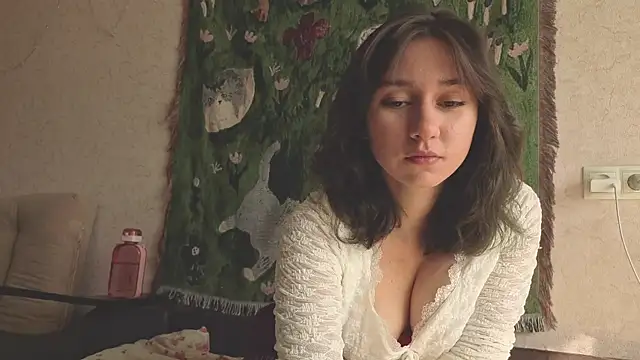 MiaLovelyOne online show from 9, 5, 2026