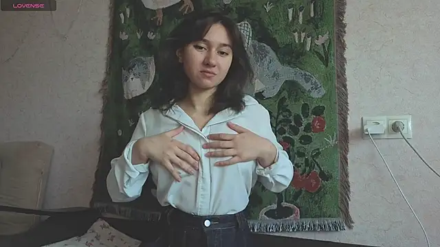 MiaLovelyOne online show from 11, 5, 2026