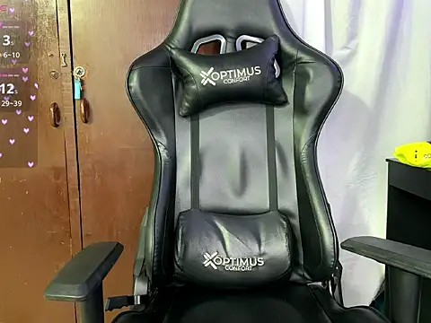 BigTitsGirl04 online show from 20, 3, 2026