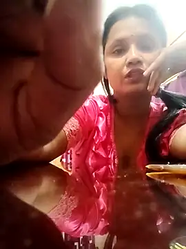 Snapshot of Megla879 chatting on 5, 11, 2025 Megla879 online show from 5, 11, 2025