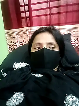 Snapshot of Megla879 chatting on 24, 11, 2025 Megla879 online show from 24, 11, 2025