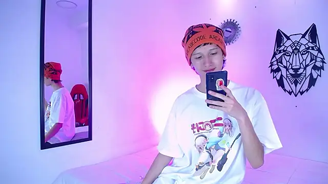 Snapshot of Emo_Boy_ chatting on 15, 1, 2026 Emo Boy online show from 15, 1, 2026