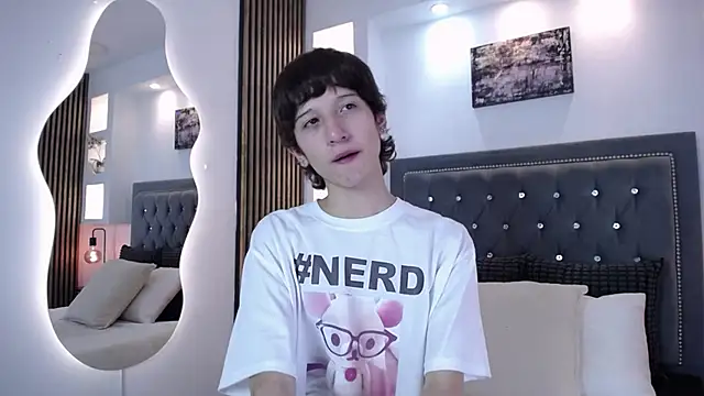 Emo Boy  online show from 5, 3, 2026