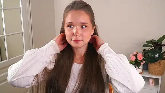 TiffanieYaish online show from 14, 10, 2025