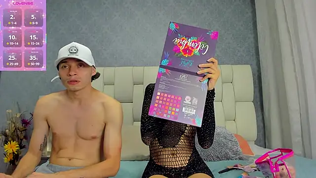 Snapshot of nicollandjhon chatting on 5, 11, 2025 nicollandjhon online show from 5, 11, 2025