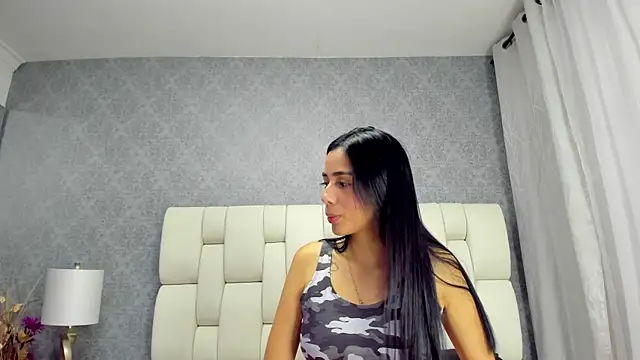 Snapshot of nicollandjhon chatting on 11, 11, 2025 nicollandjhon online show from 11, 11, 2025