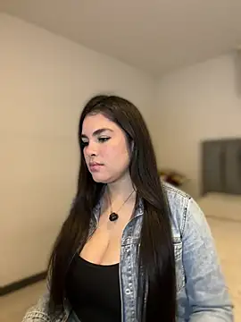 Snapshot of Isabella_LaRue chatting on 17, 4, 2026 Isabella LaRue online show from 17, 4, 2026
