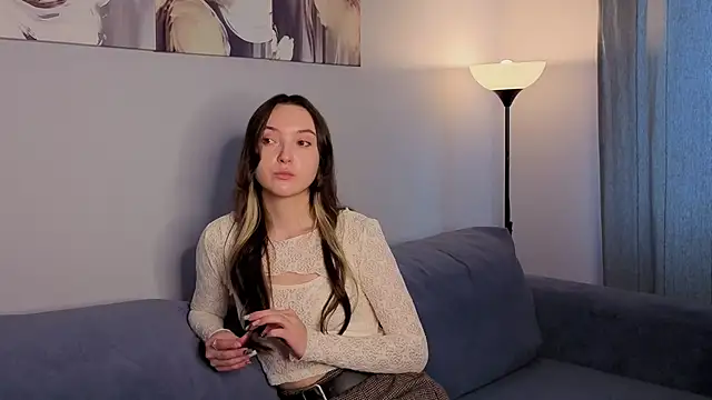 Snapshot of SylviaHamilton chatting on 10, 10, 2025 SylviaHamilton online show from 10, 10, 2025