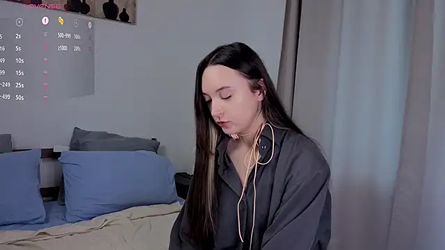 Snapshot of SylviaHamilton chatting on 16, 10, 2025 SylviaHamilton online show from 16, 10, 2025