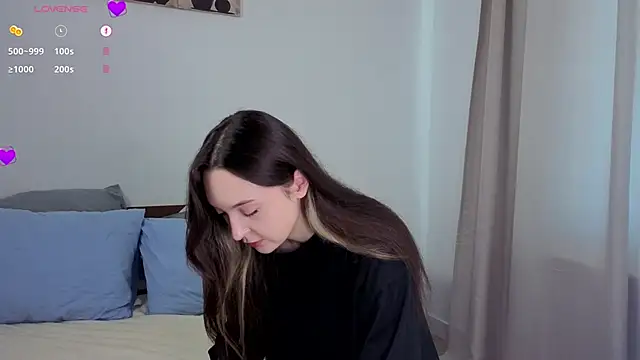 Snapshot of SylviaHamilton chatting on 18, 10, 2025 SylviaHamilton online show from 18, 10, 2025