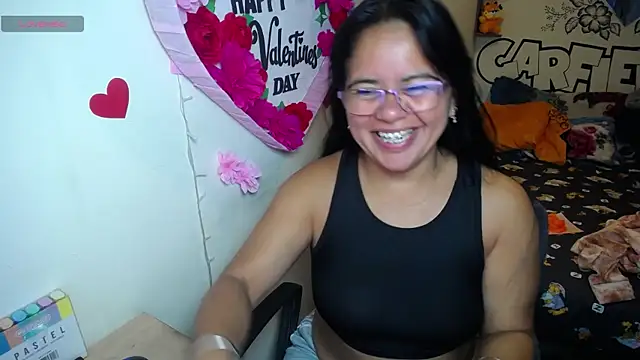 Snapshot of Miss__kendra_ chatting on 27, 5, 2026 Miss kendra online show from 27, 5, 2026