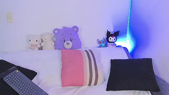 Snapshot of LucieAngels chatting on 27, 3, 2026 LucieAngels online show from 27, 3, 2026