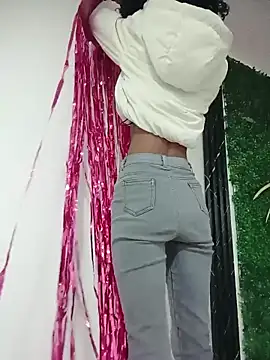 thianahorny online show from 7, 2, 2026