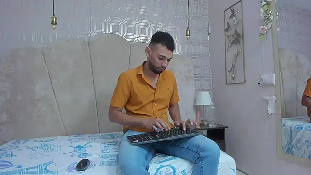 Snapshot of onlymen2025 chatting on 20, 10, 2025 onlymen2025 online show from 20, 10, 2025