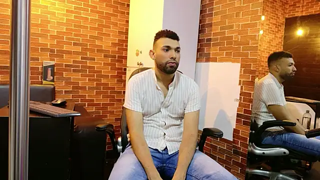 Snapshot of onlymen2025 chatting on 21, 10, 2025 onlymen2025 online show from 21, 10, 2025