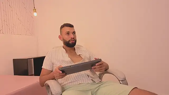 Snapshot of onlymen2025 chatting on 20, 11, 2025 onlymen2025 online show from 20, 11, 2025