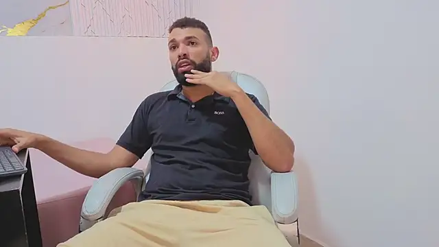 Snapshot of onlymen2025 chatting on 4, 12, 2025 onlymen2025 online show from 4, 12, 2025