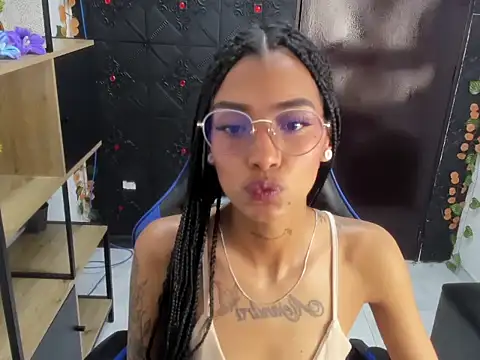 Snapshot of KarlaSlutSkinny__ chatting on 6, 5, 2026 KarlaSlutSkinny online show from 6, 5, 2026