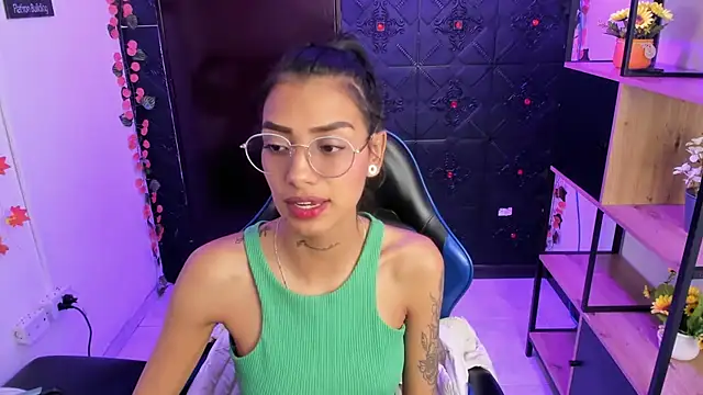 Snapshot of KarlaSlutSkinny__ chatting on 18, 7, 2026 KarlaSlutSkinny online show from 18, 7, 2026