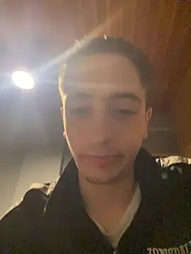 Snapshot of Asimako chatting on 15, 12, 2025 Asimako online show from 15, 12, 2025