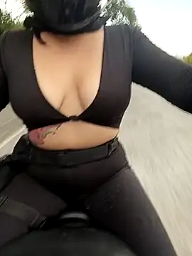 Scarlet Aura online show from 9, 11, 2025