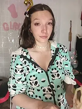 Lucy colee online show from 31, 3, 2026