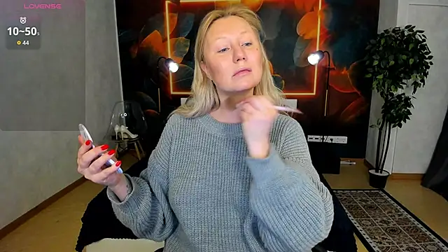 Snapshot of scent__of_woman chatting on 5, 2, 2026 scent of woman online show from 5, 2, 2026