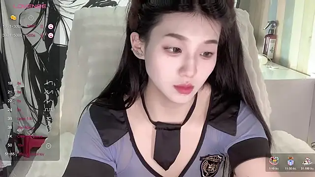 QiQi-779 online show from 9, 11, 2025