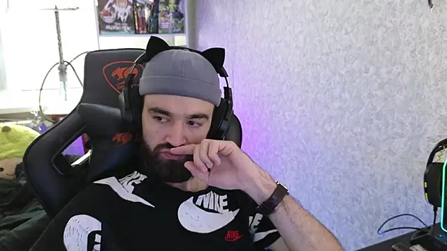 Nik Namee online show from 2, 11, 2025