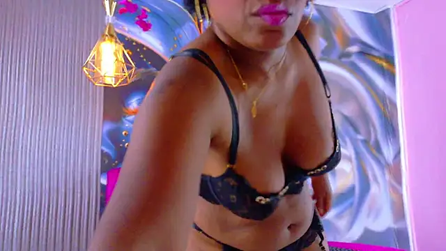 Snapshot of ChannelCroix chatting on 15, 11, 2025 ChannelCroix online show from 15, 11, 2025