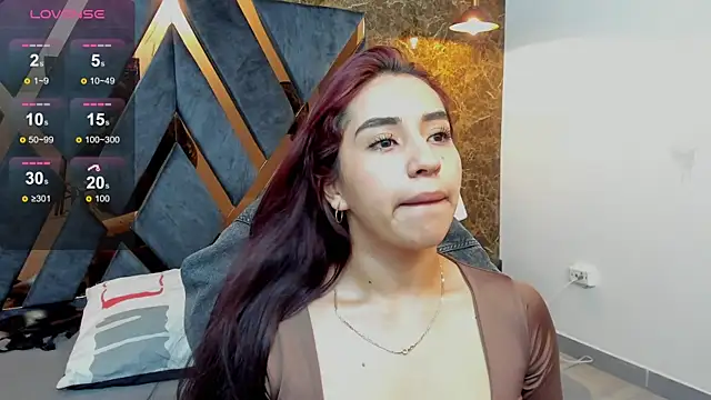 Vittoria Conti  online show from 18, 4, 2026