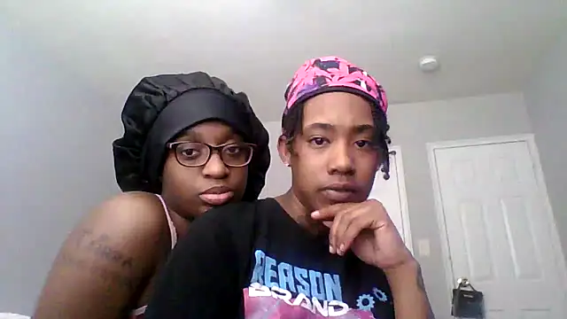 Snapshot of dezzidavill chatting on 9, 2, 2026 dezzidavill online show from 9, 2, 2026